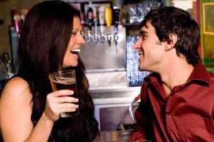 Chistes: cómo hacer reír a una mujer para enamorarla